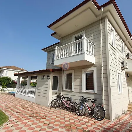 Aymen Villa